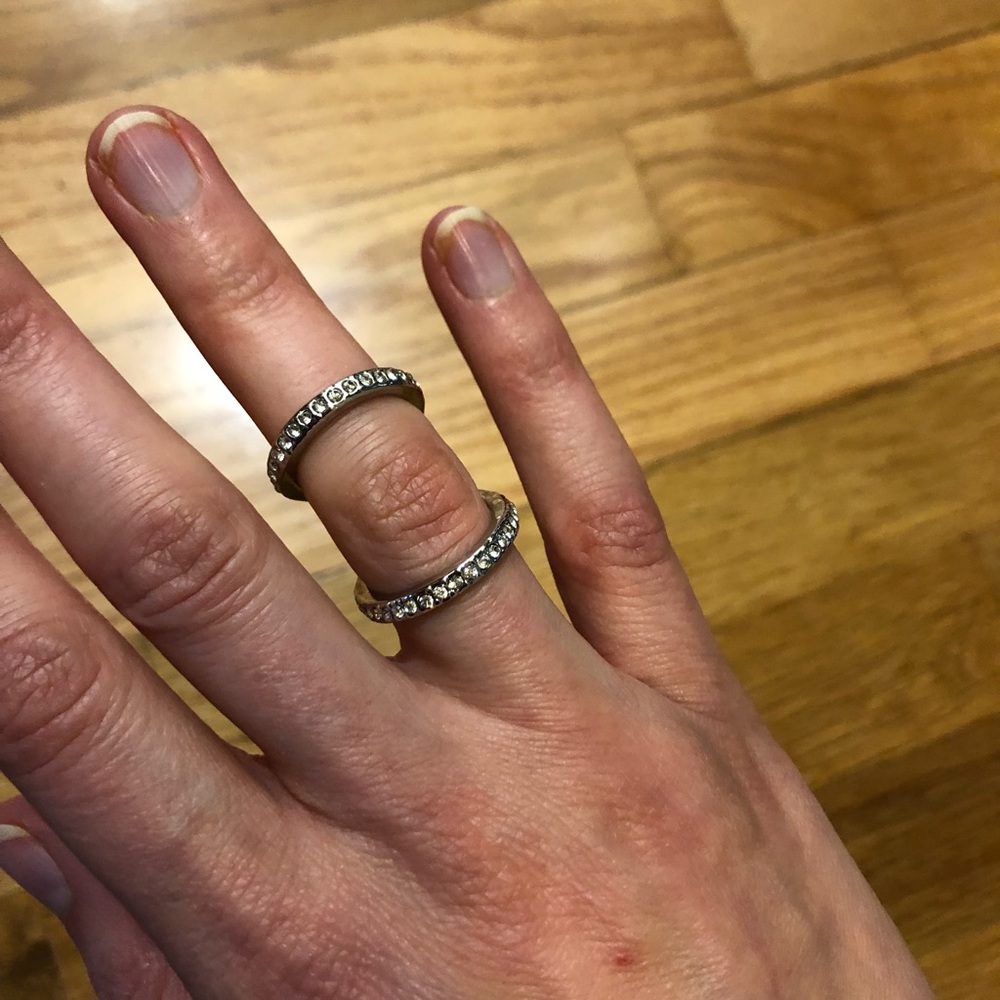 Silver “diamond” knuckle ring.